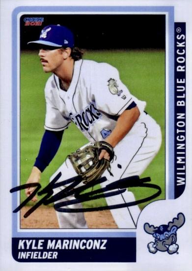 Kyle Marinconz fielding on a signed professional baseball card